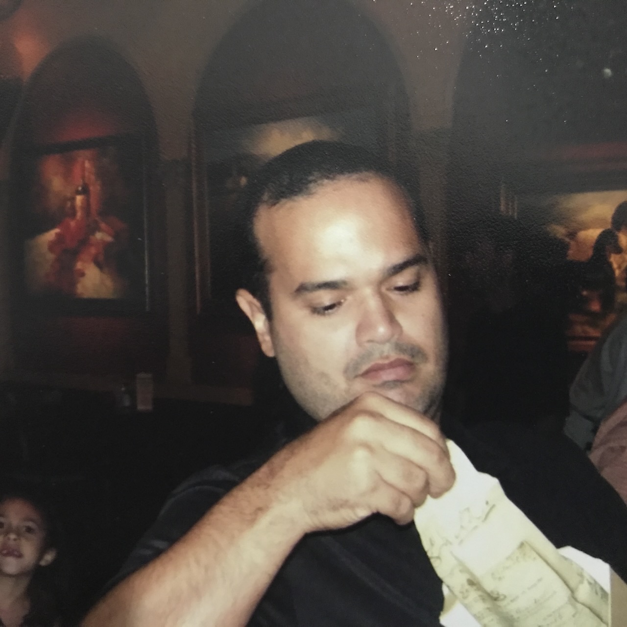 Saulo circa 2008 at a restaurant